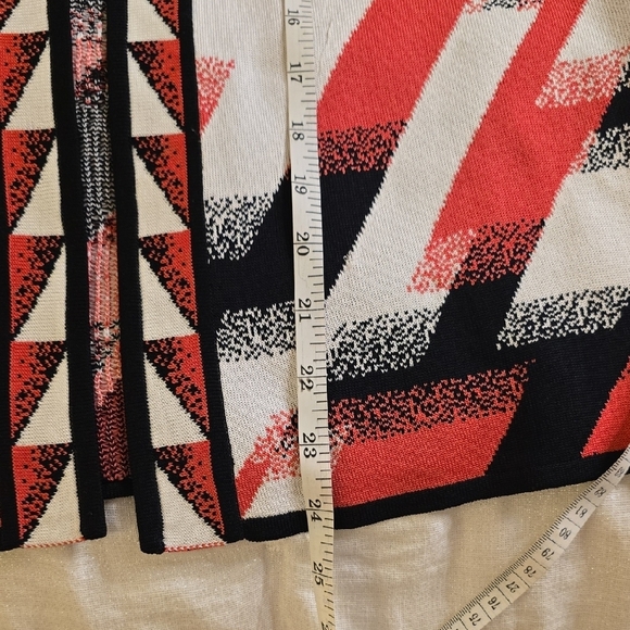 Ming Wang Pink and Black Geometric Cardigan Sweater And Top - Picture 13 of 14